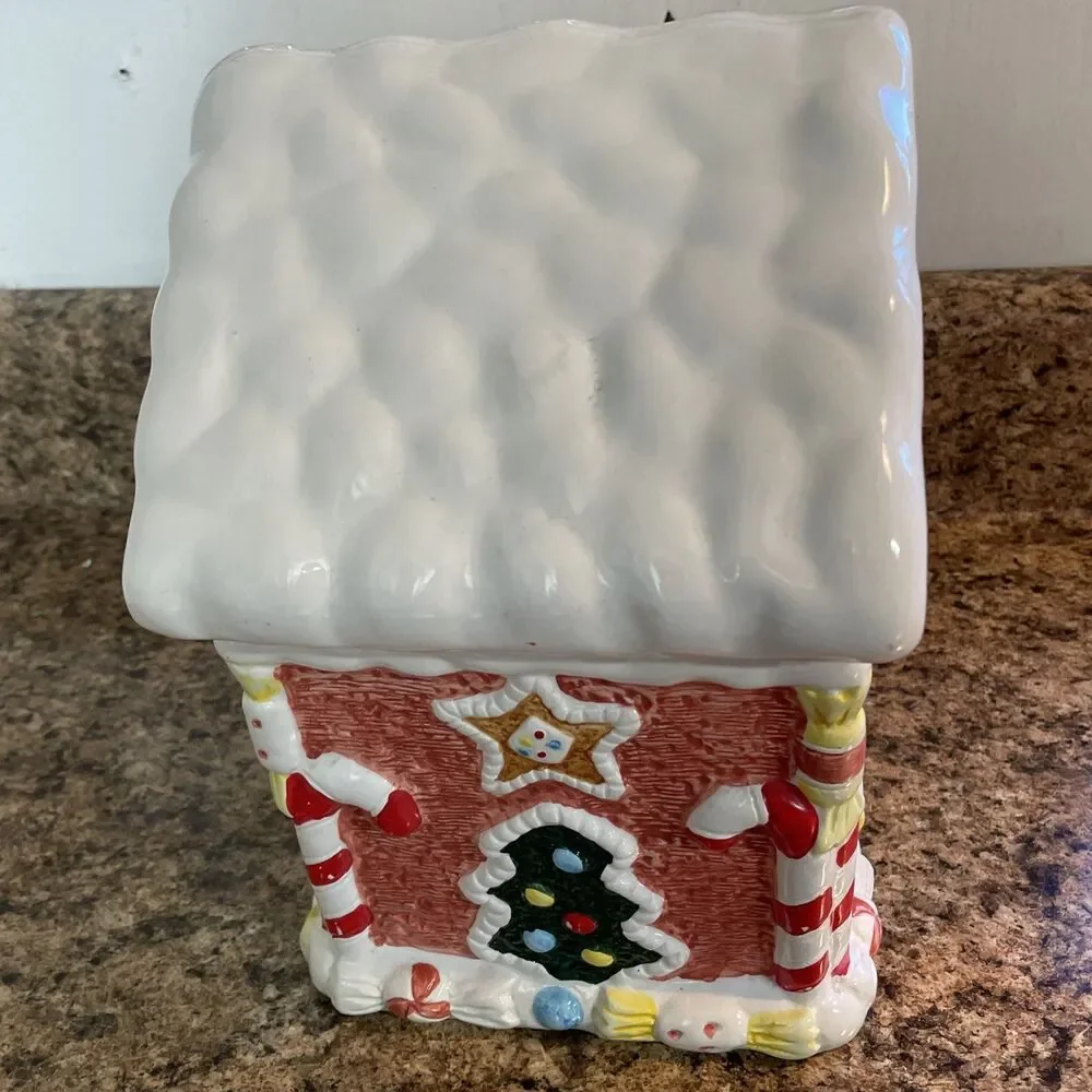 Vintage‎ World Bazaars Gingerbread House Christmas Cookie Jar